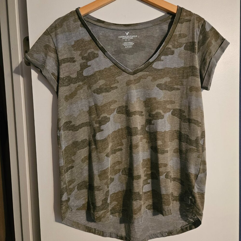 American Eagle Soft & Sexy V-Neck Camo T-Shirt